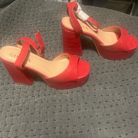 Red chunky platform heels - Picture 2 of 6